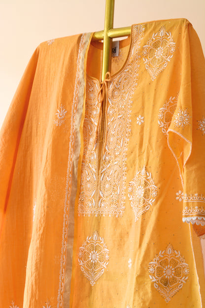 Exquisite Peach Mulchanderi Kurta Dupatta Set with Katdana Work