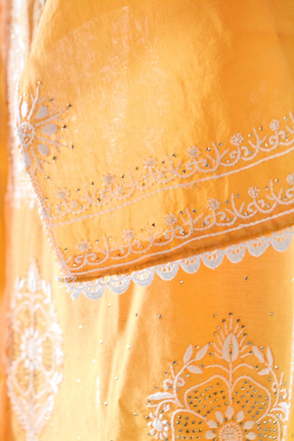 Exquisite Peach Mulchanderi Kurta Dupatta Set with Katdana Work