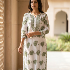 Muslin White Kurta With Green Chikankari